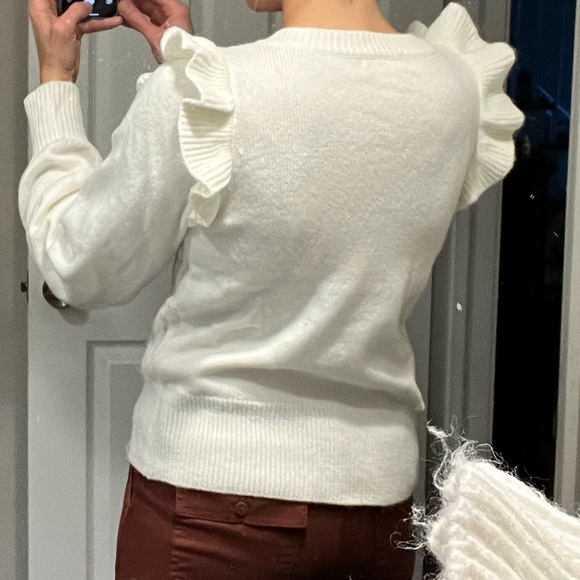 Design History Bella Ruffle Pullover - Picture 4 of 7